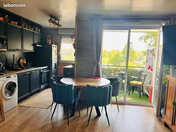 Appartement /piscine/loire