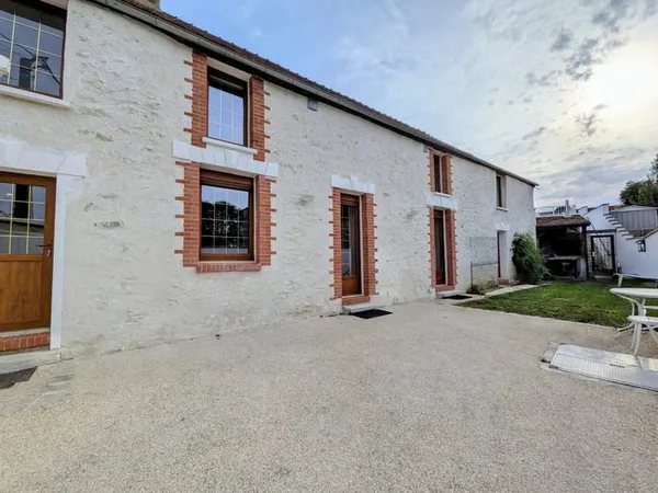 MAISON D'HABITATION - 3 Chambres - Villages proches toutes commodités