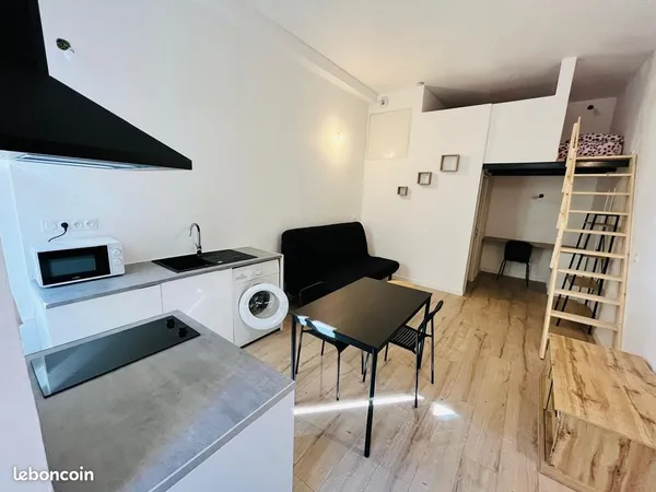Studio-mezzanine avec climatisation 22m2 - 550e (dont forfait eau et électricité)