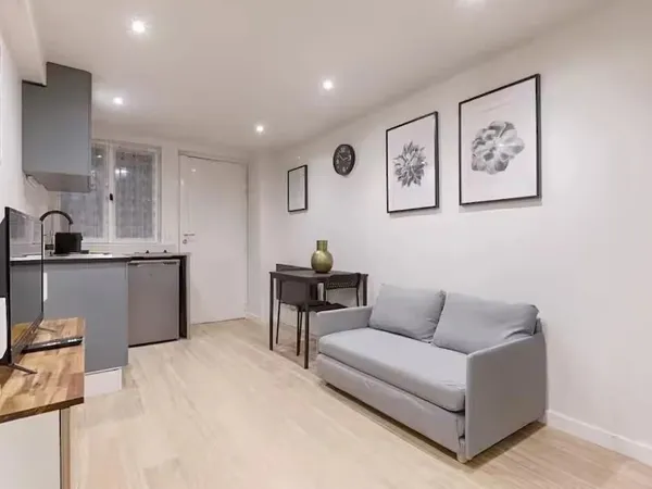 Vends local commercial - 26.5 m² - 2 pièces, 1 chambre - Paris 2Ème