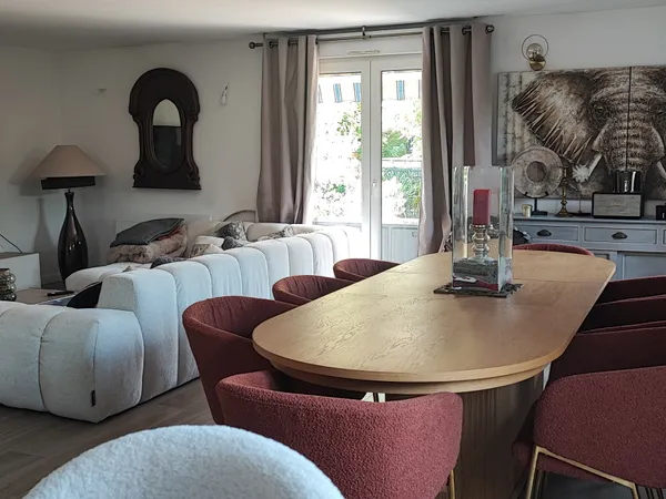 Lamorlaye - Maison familiale meublée 6 pièces de 129m² avec jardin, terrasse plein sud et jacuzzi