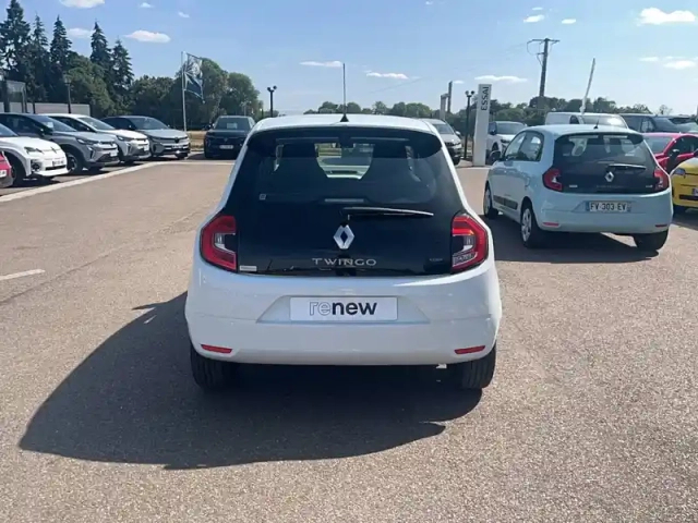 Renault Twingo iii e-tech — photo 18