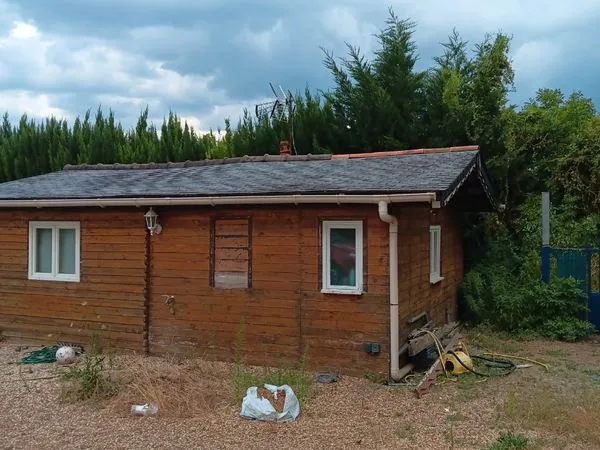 Location chalet rivarennes 30m2 eaux /edf comprise meublé terrain 600m2 clos gare proche tours/chino