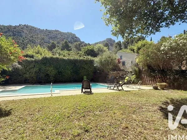 Maison de plain-pied 6 pièces 207 m²