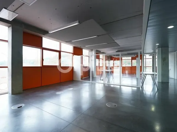 Bureau 416 m²