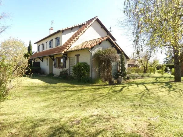Maison 8 pièces 220 m²