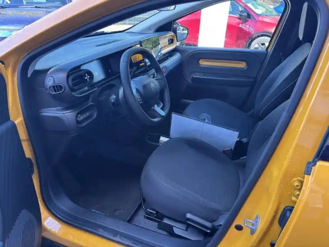 Renault Twingo e-tech electrique 80 ch autonomie urbaine — photo 9