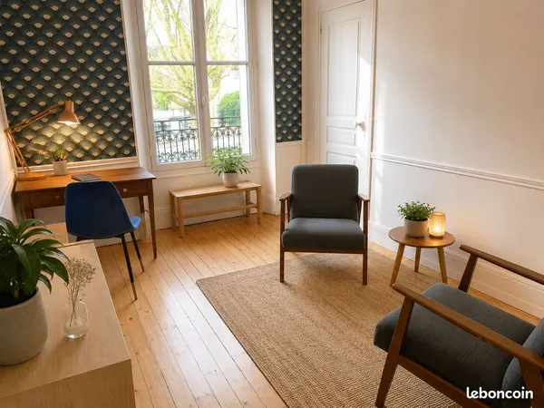 Bureau à mi-temps - 14,5 m² - Centre-ville de Fontainebleau