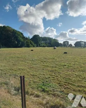 Terrain 737 m²