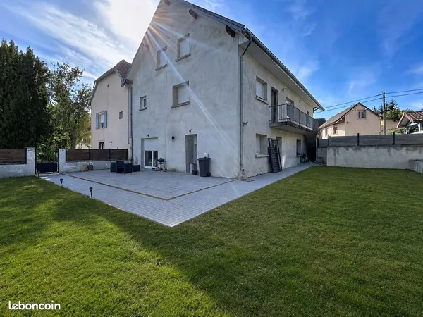 Appartement T5-135 m2-4 chambres-jardin et terrasse