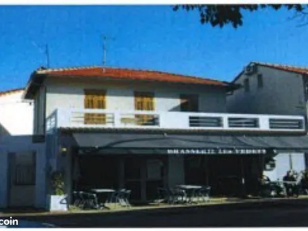 DIRECT PROPRIETAIRE Idéal commerçant ou artisan : Commerce 110 m² + Habitation + Stockage - Juan-les