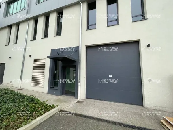 Local d'activité 1 pièce 408 m²