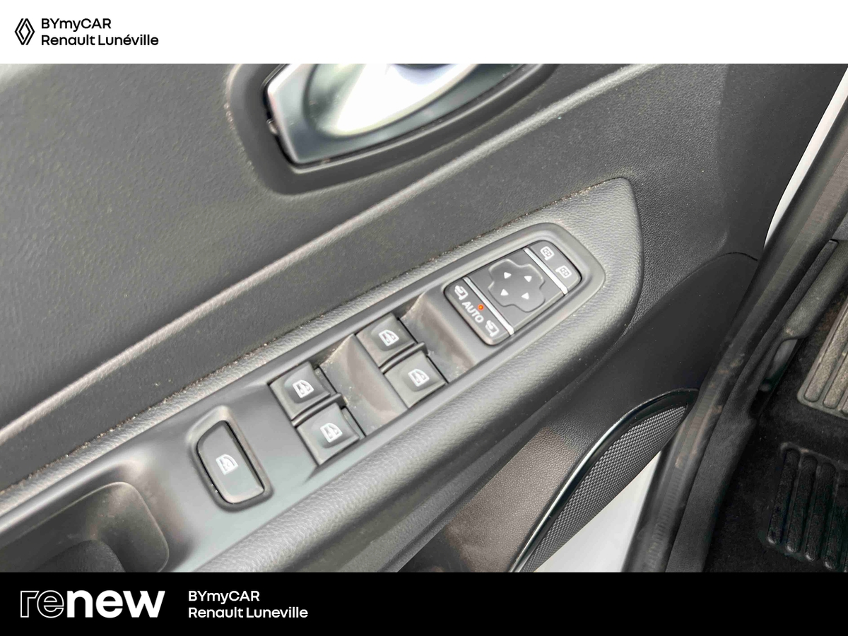 Renault Captur TCe 130 FAP — photo 18