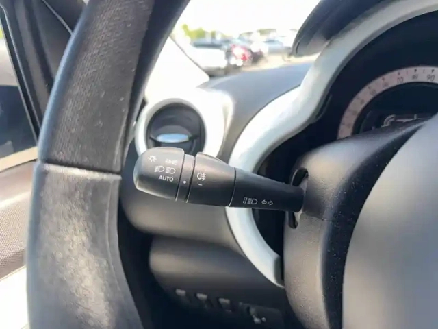 Renault Twingo iii e-tech — photo 36