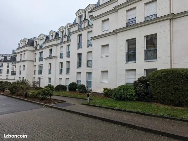 Charmant studio de 32,65 m² refait à neuf & meublé - Résidence avec gardien et ascenseur, parcs et c