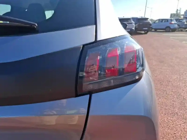Peugeot 208 puretech 75 s&amp;s bvm5 — photo 65