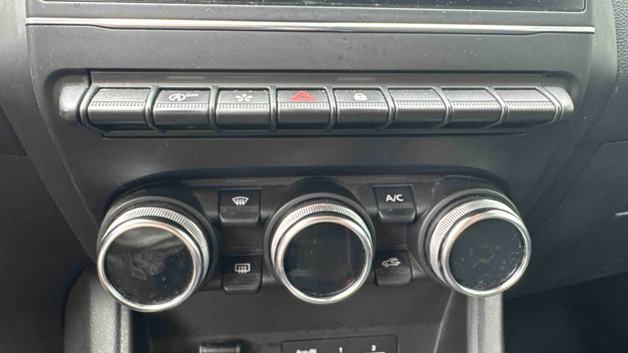Renault Captur TCe 90 — photo 17