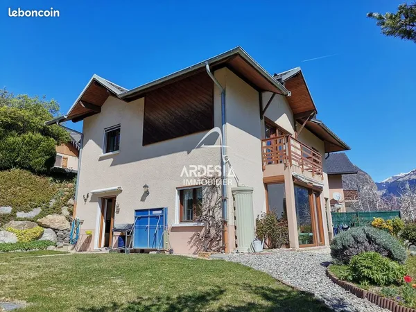 Propriété 6 pièces 155 m²