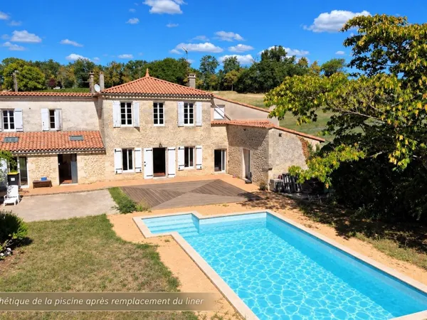 FRONSAC - Une maison en pierre de caractère | 170 m² | 5 chambres + bureau |