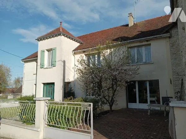 Maison 9 pièces 352 m²