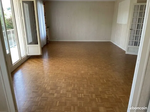 Nantes Appartement 104m2, 5 pièces, grand balcon, grenier, cave et garage