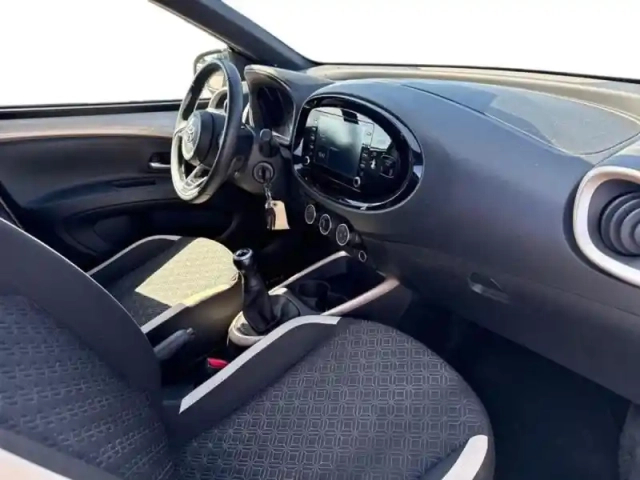 Toyota Aygo X 1.0 vvt-i 72ch design my23 — photo 11