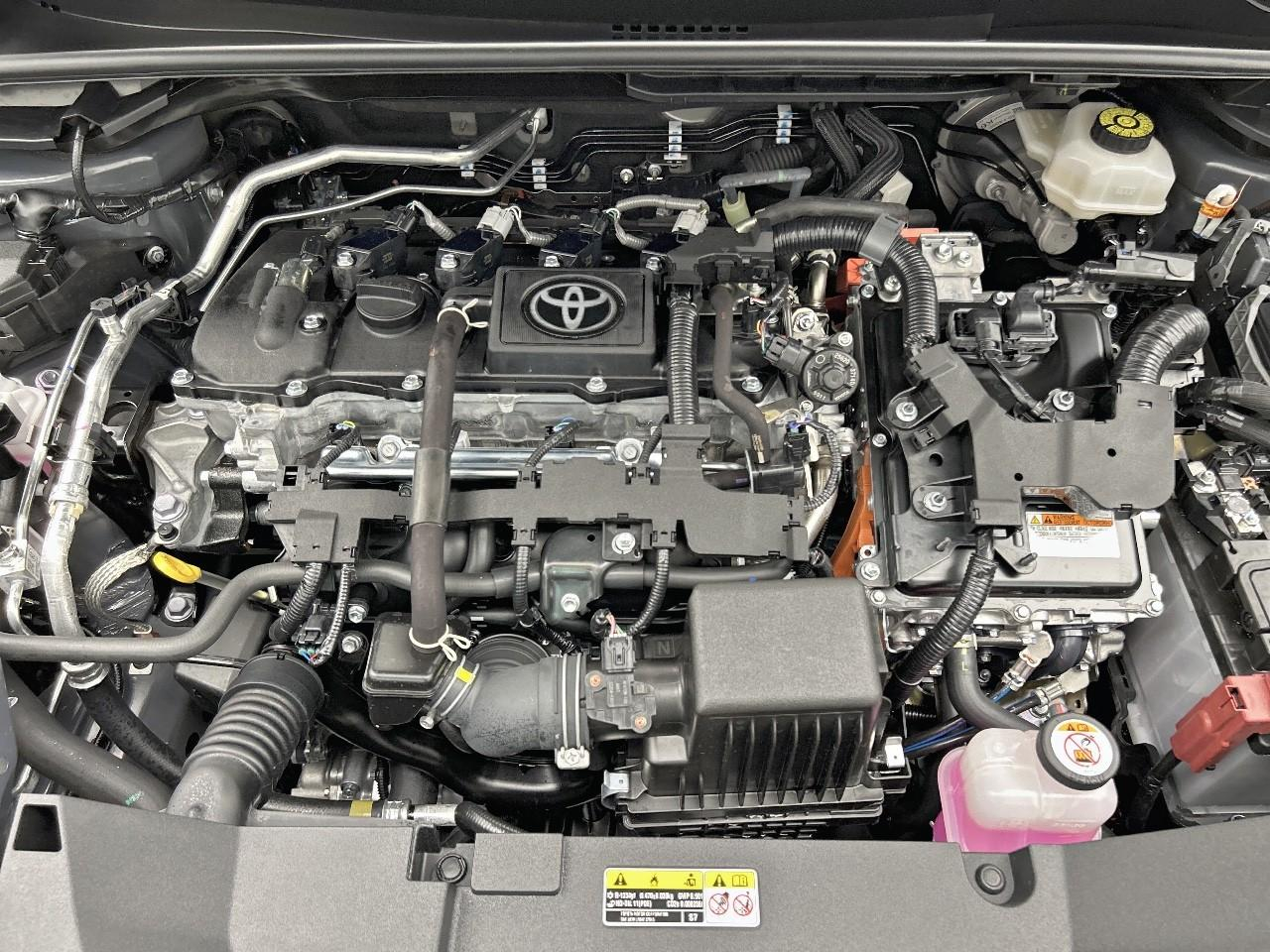 Toyota C-Hr hybride 140 design — photo 15