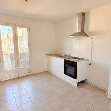 A louer a l'annee appartement t6 spacieux