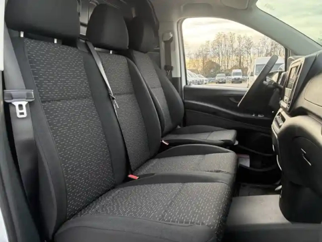 Mercedes Vito 114 cdi fourgon long 136ch bva — photo 3