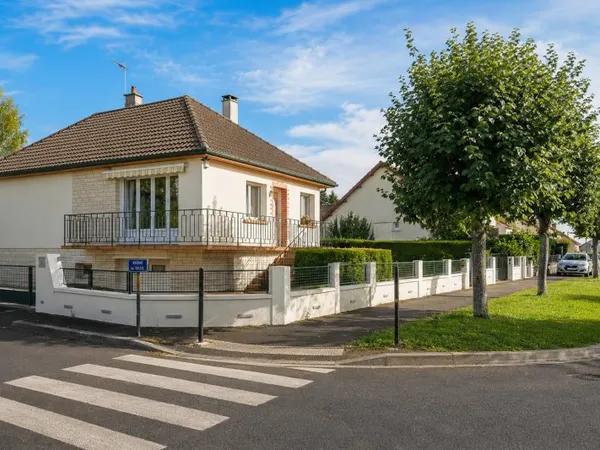 Vends maison avec jardin