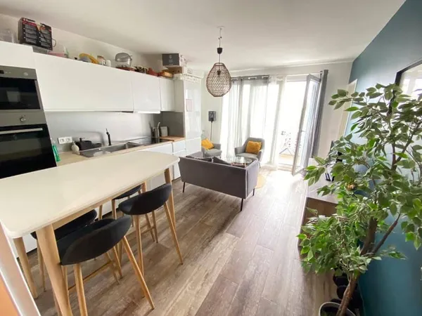 Appartement 5 pièces 12 m²