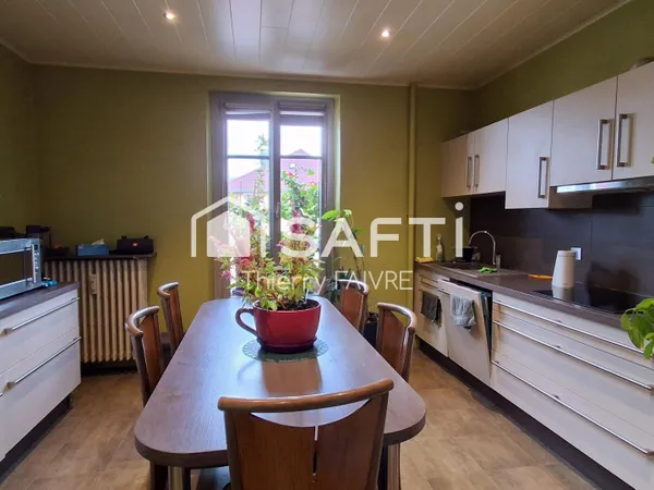 Appartement rénové avec garage, ascenseur