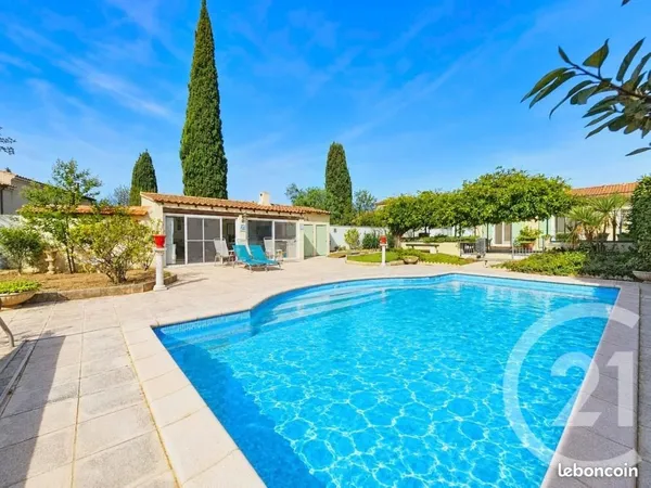 Villa 5 pièces 172 m²
