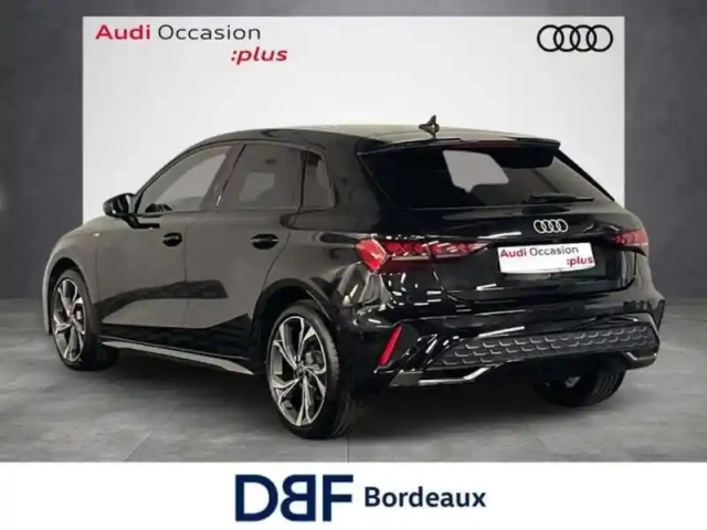 Audi A3 tfsi mild hybrid 150 s tronic 7 s line — photo 3