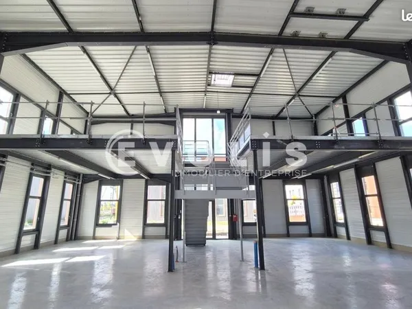 Bureau 477 m²