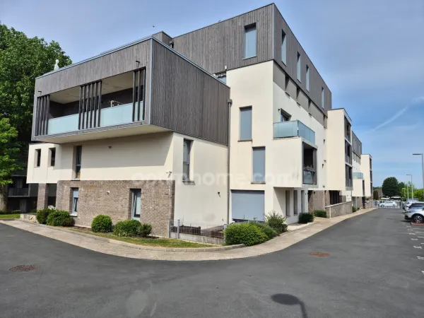 Appartement T2 dernier étage avec balcon et parking