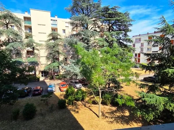 T4 avec cave et garage