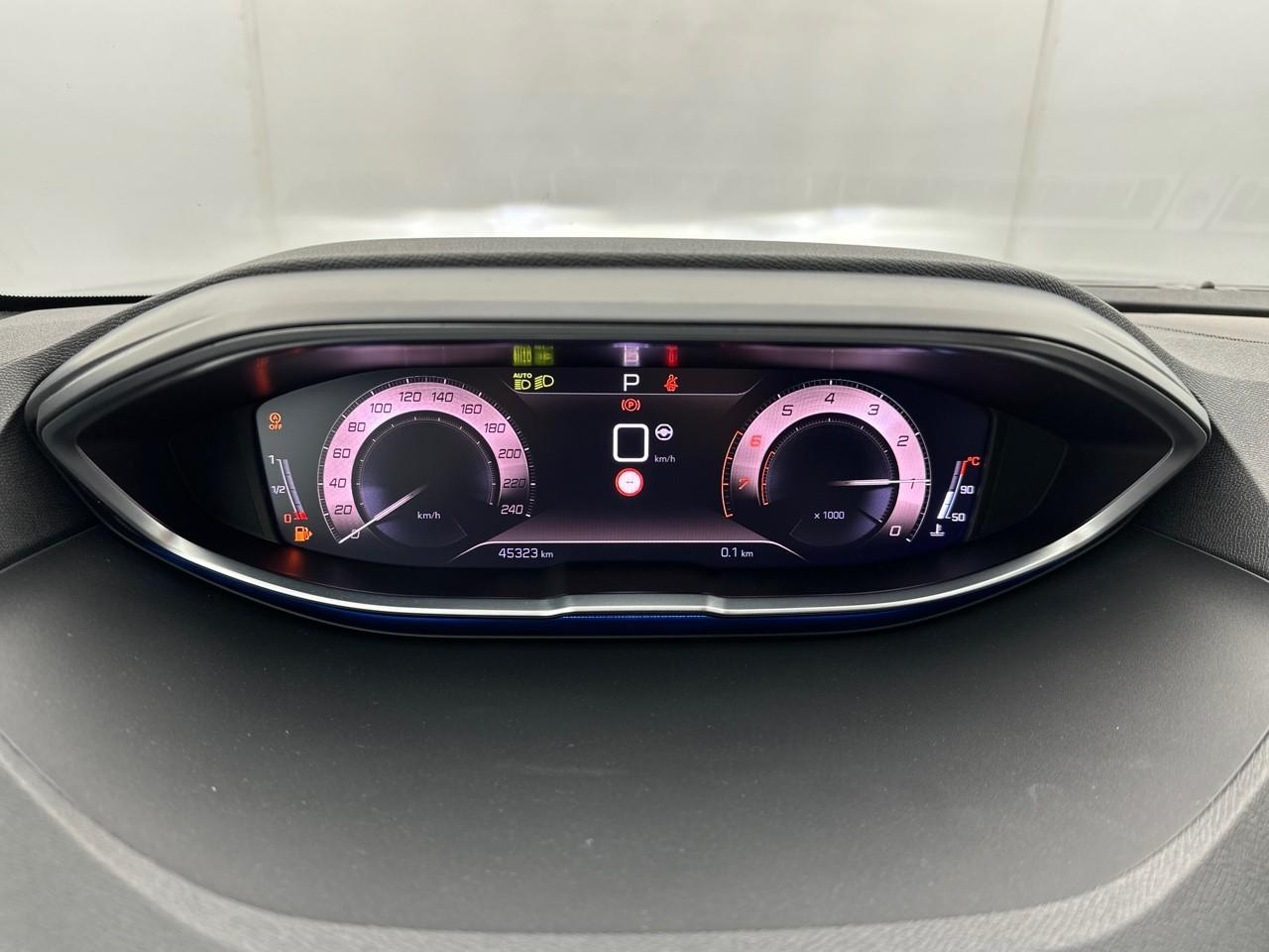 Peugeot 3008 puretech 130ch s&s eat8 gt pack — photo 22