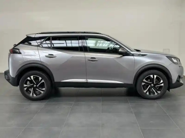 Peugeot 2008 1.2 puretech 100ch s&amp;s allure pack — photo 4