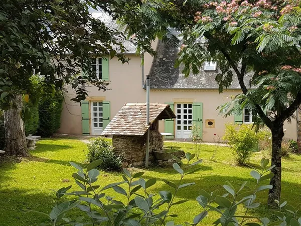 Belle propriété périgourdine avec maison de 175 m2 et dépendances