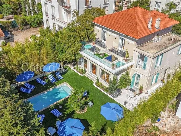 Maison 6 pièces 280 m²