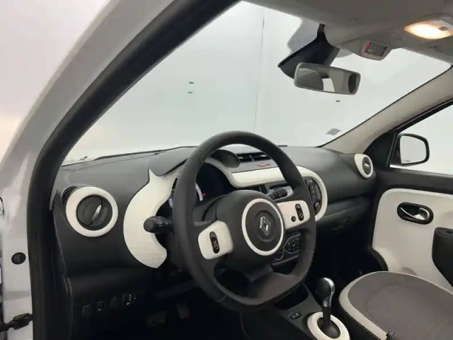 Renault Twingo iii e-tech — photo 19