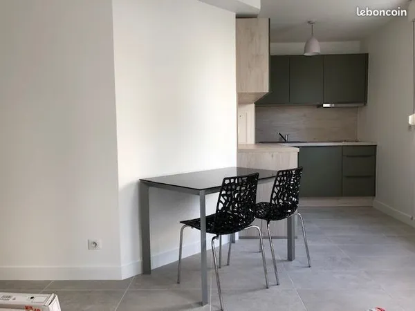 A louer studio à THIAIS Centre-ville