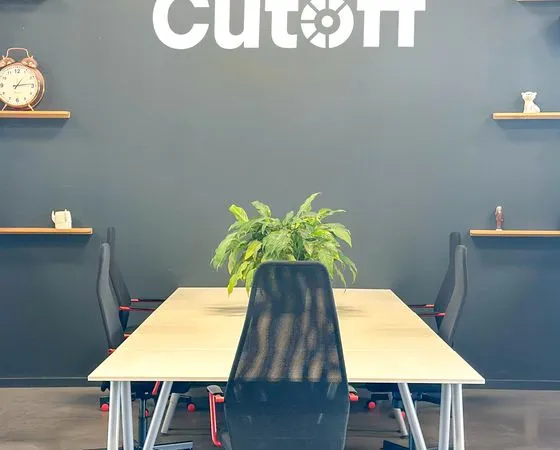BUREAU PRIVATIF 19 m² - COWORKING E-COMMERCE & DIGITAL - VEAUCHE