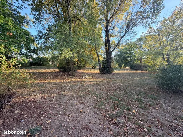 Terrain 1008 m² LEOGNAN