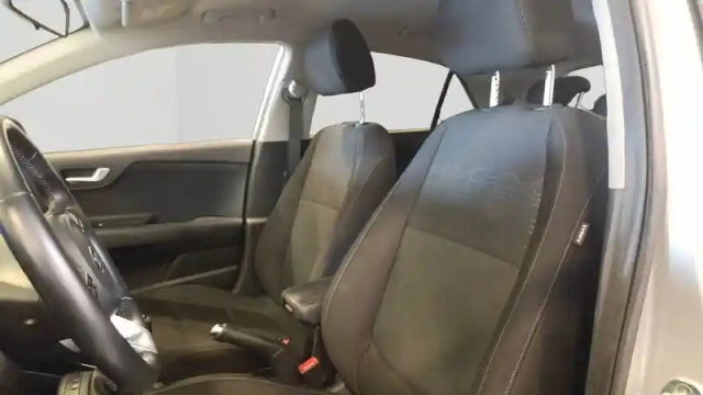 Kia Rio 1.0l t-gdi 100 ch isg — photo 12