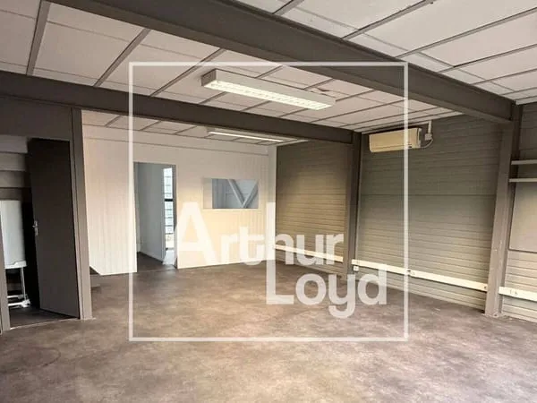 Local d'activité 115 m²