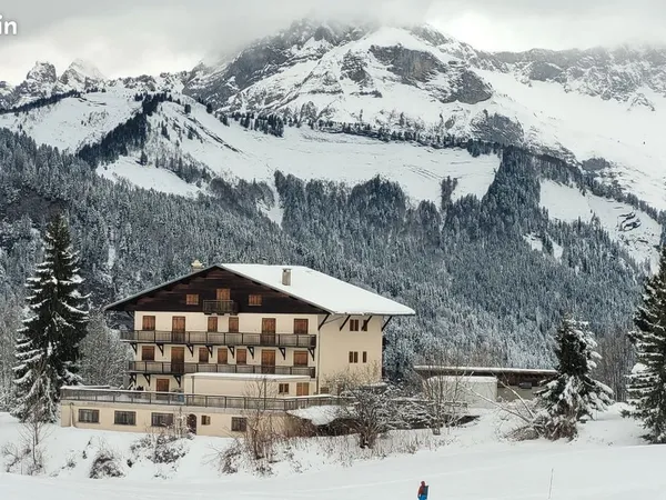 Ancien centre de vacances / chalet montagne