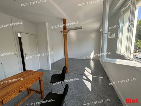 Bureaux 80 m²