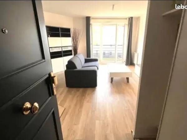 Appartement T2 de 43 m2 à Orly cave et parking